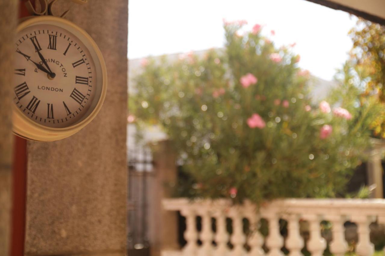 Hotel Villa Maria Fuentes de Béjar Екстериор снимка