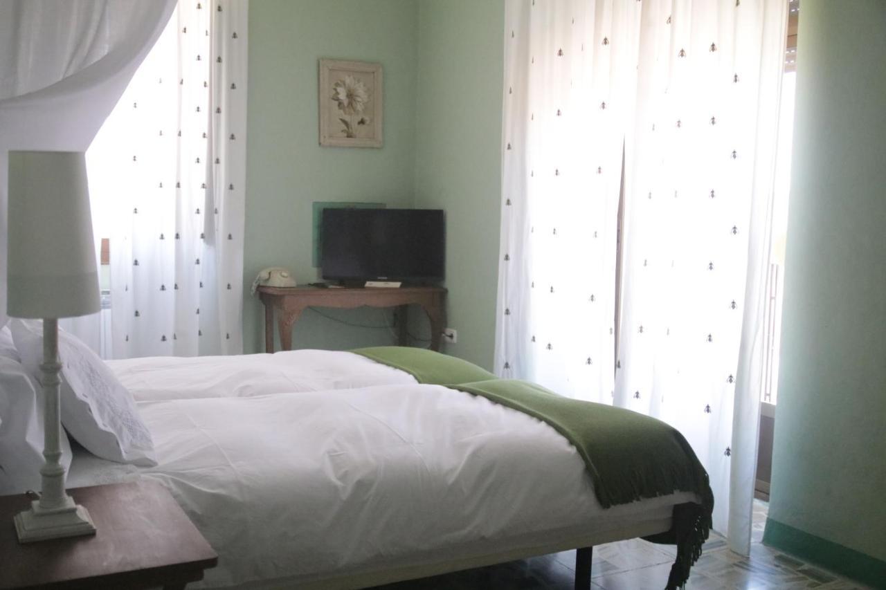 Hotel Villa Maria Fuentes de Béjar Екстериор снимка
