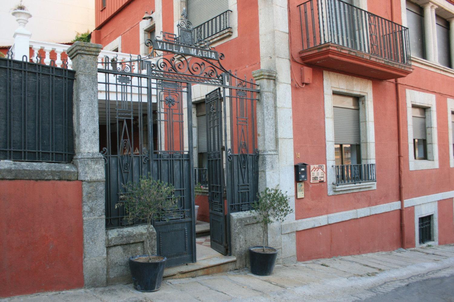Hotel Villa Maria Fuentes de Béjar Екстериор снимка